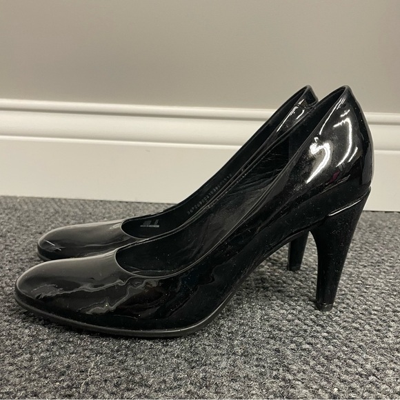 Ecco Patent Leather Pumps Heels Size 6.5/7 - Picture 1 of 5